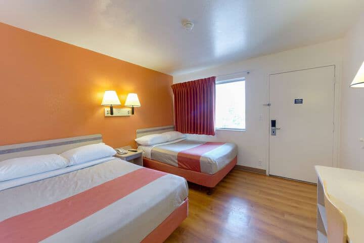 Room 10 of 35