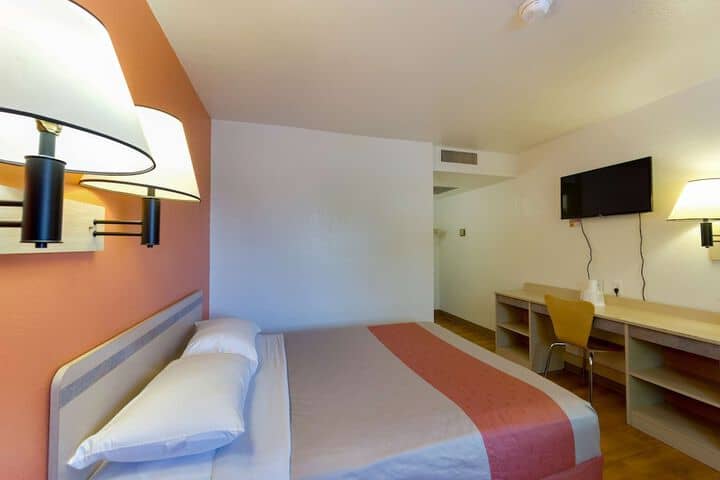 Room 5 of 35