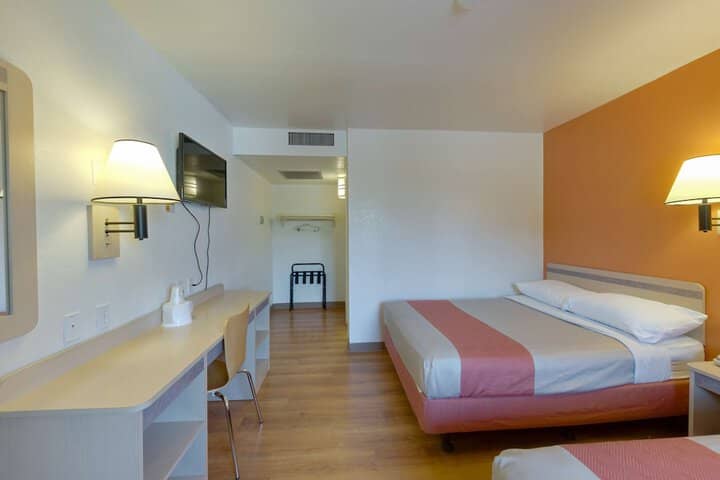 Room 12 of 35